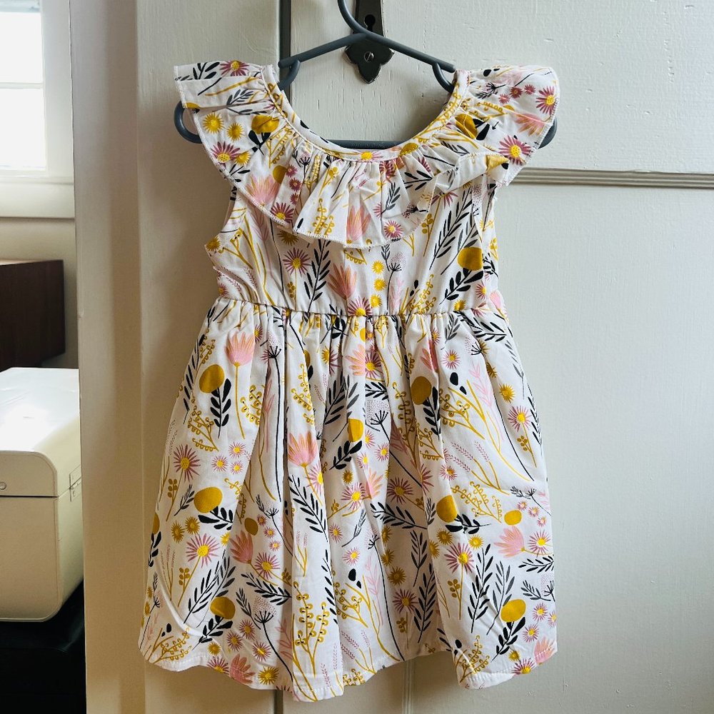 Floral Dress With Ruffle Collar